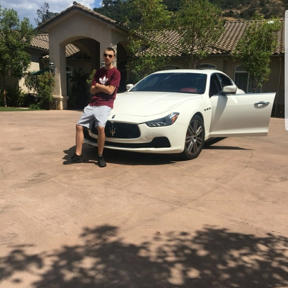 Meet your Posher, Mackay - Picture 1 of 1